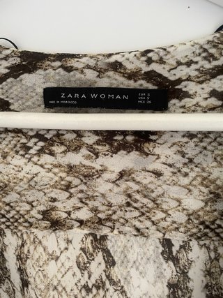 Blusón Zara estampado serpiente talla S