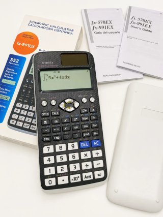 Calculadora Científica fx-991EX con caja y manual