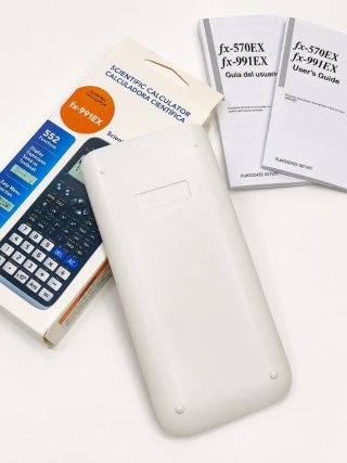 Calculadora Científica fx-991EX con caja y manual
