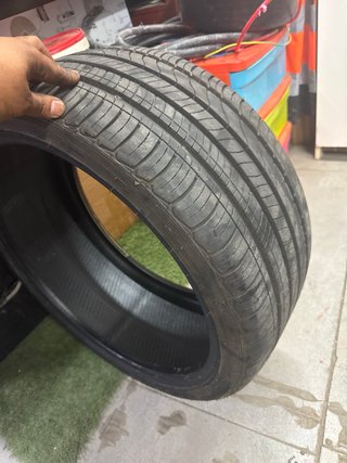 Neumático 235/35 R19 al 90% de vida