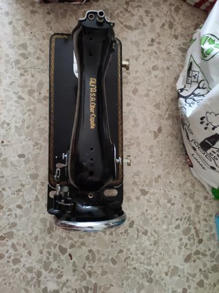 Máquina de coser Alfa clásica