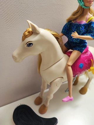 Barbie cavallo interattivo con accessori