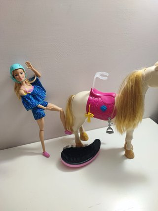 Barbie cavallo interattivo con accessori