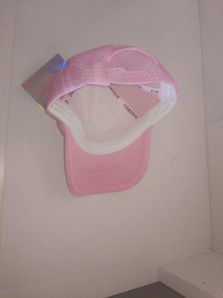 Gorra rosa con estrellas