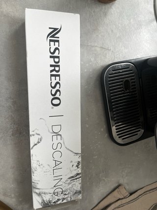 Cafetera Nespresso DeLonghi Negra
