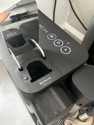 Cafetera Nespresso DeLonghi Negra
