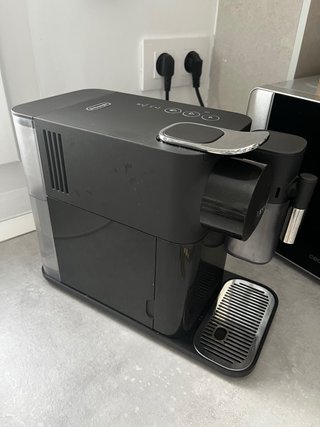 Cafetera Nespresso DeLonghi Negra