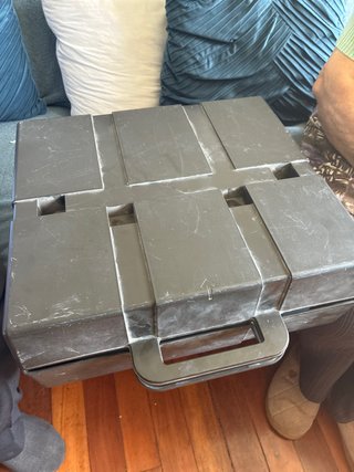 Maquina de escribir antiguo con maletin