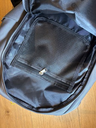 Mochila The North Face Gris y Negra