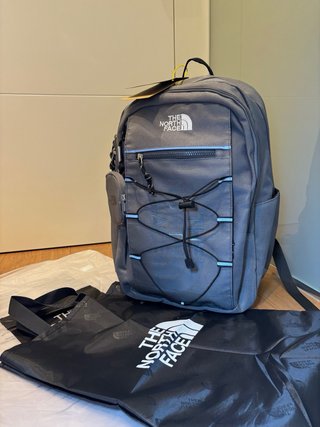 Mochila The North Face Gris y Negra