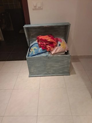 Baúl de madera azul