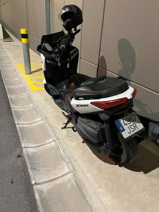 Yamaha Xmax 400 Maxi Scooter