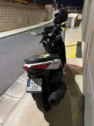 Yamaha Xmax 400 Maxi Scooter