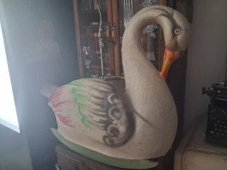 Cisne balancín infantil antiguo de papel maché