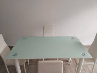 Mesa Comedor + 4 Sillas Cristal