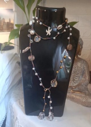 Collar mil vueltas con cuentas y conchas