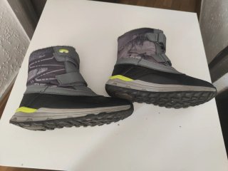 Botas niño niña grises y moradas