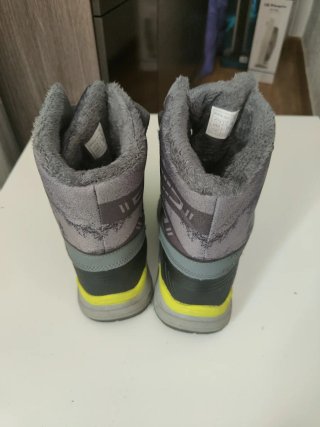 Botas niño niña grises y moradas