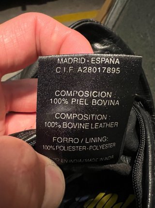 Chaqueta de cuero negra. Talla 50