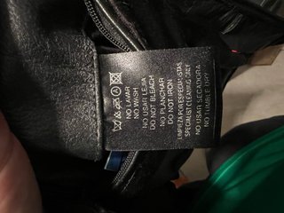 Chaqueta de cuero negra. Talla 50