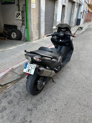 Yamaha TMAX 530 con Akrapovic