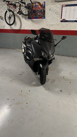 Yamaha TMAX 530 con Akrapovic