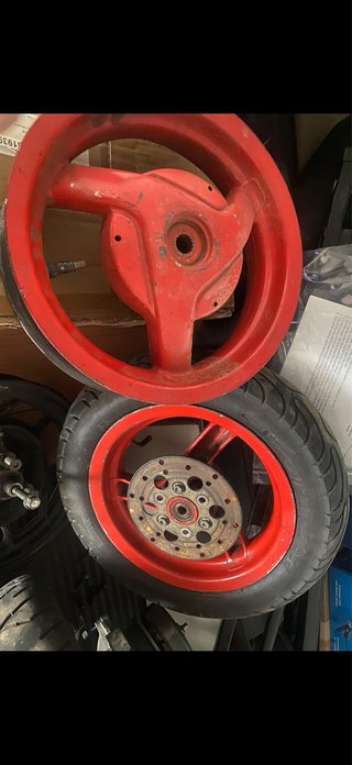 Llanta Aprilia Sonic Roja