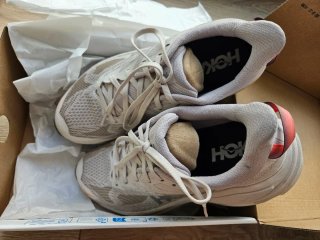Zapatillas Hoka Running Blancas y Naranja