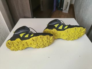 Botas Geox niño azul y amarillo