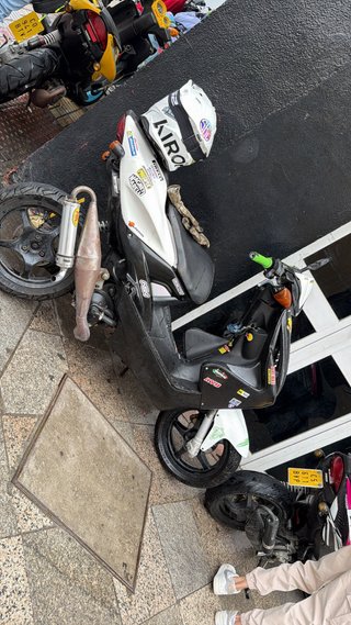 Yamaha Aerox Scooter Negro/Blanco