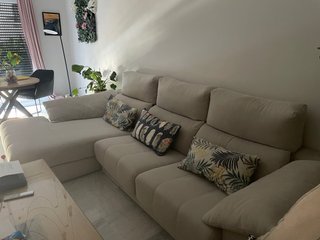 Sofá chaiselongue tela beige. Precio negociable
