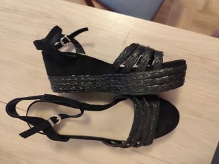 Sandalia  negra 3 cm plataforma 5 cm tacón