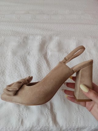 Tacones Marypaz punta lazo beige talla 37