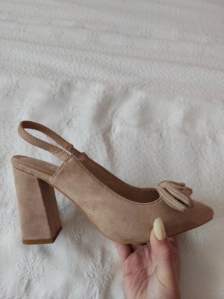 Tacones Marypaz punta lazo beige talla 37