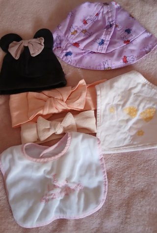 Lote Ropa Bebé: Gorro, Gorro Conejos, Baberos