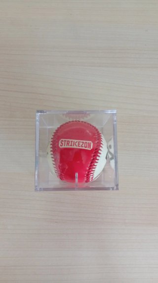 Pelota y photocard Twice Dahyun Strikezone
