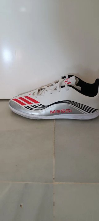 Zapatillas fútbol sala Adidas Messi niño 34
