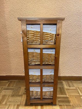 Cajonera de mimbre y madera