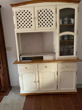 Mueble vitrina madera y cristal