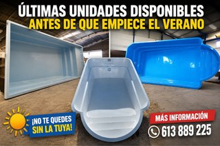 Piscina de poliéster azul y blanca