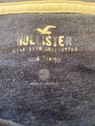 Camiseta Hollister degradado rosa y morado