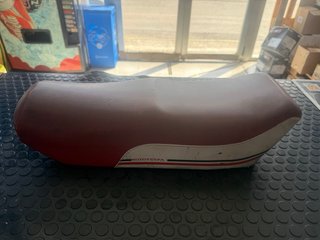 Asiento Vespino Rojo y Blanco