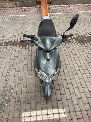 Yamaha Jog RR gris