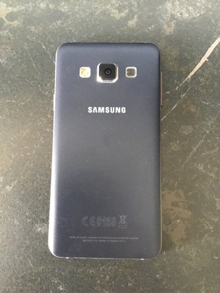 Samsung Galaxy A3 16GB Caja y Cargador