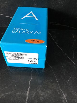 Samsung Galaxy A3 16GB Caja y Cargador