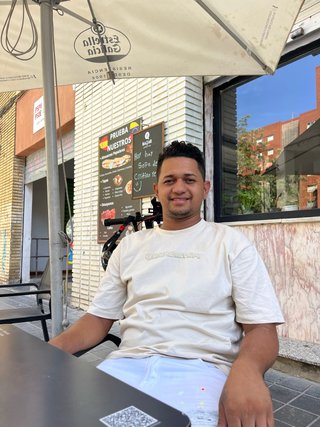 Busco empleo de mecanico o construcción.
