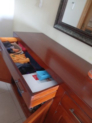 Mueble aparador de madera nogal macizo