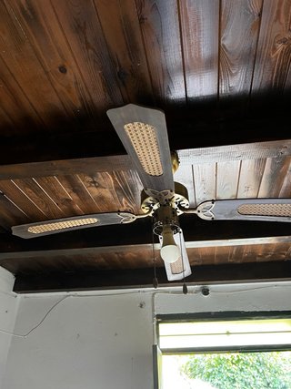 Ventilador de techo con lámpara de madera