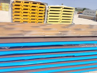 Panel sándwich para construcción