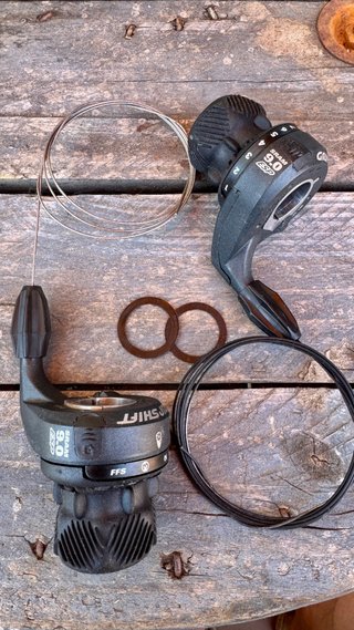 SRAM Grip Shift ESP 9.0 Cambio y Manetas
